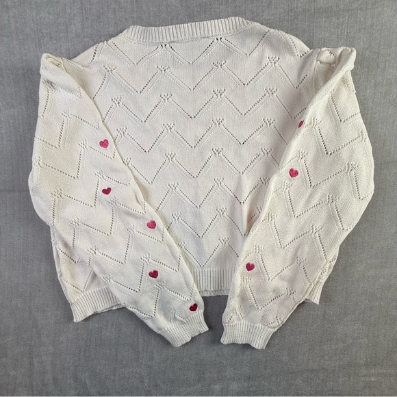 Studio 19 L White and Pink Heart Valentine Pattern Oversized Cable Knit Sweater - Picture 2 of 7